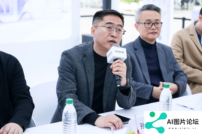 AI加持的荣耀互联网服务 究竟能带来哪些可能？