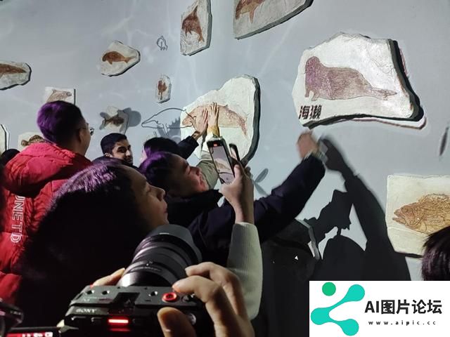 触手可及的人工智能带外国记者穿越“时空旅程”