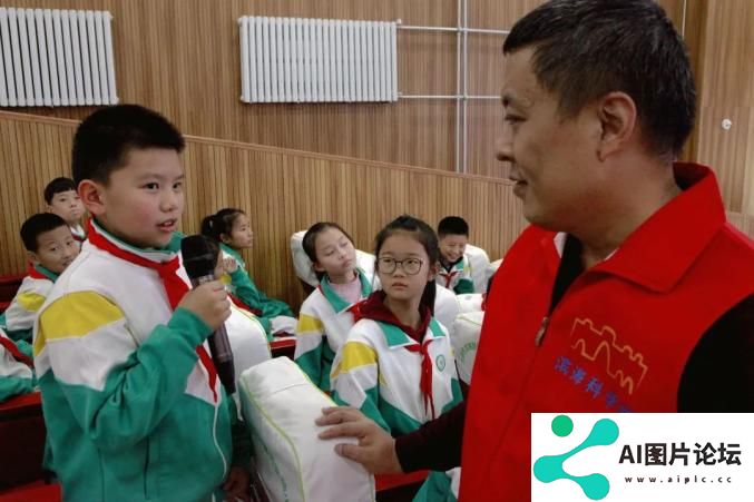 “滨海科学城”——人工智能机器人科技志愿服务走进欣嘉园实验小学