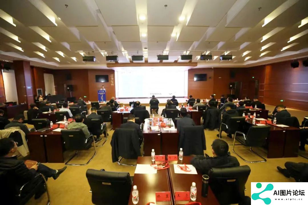 强化AI基座 发展国产人工智能生态