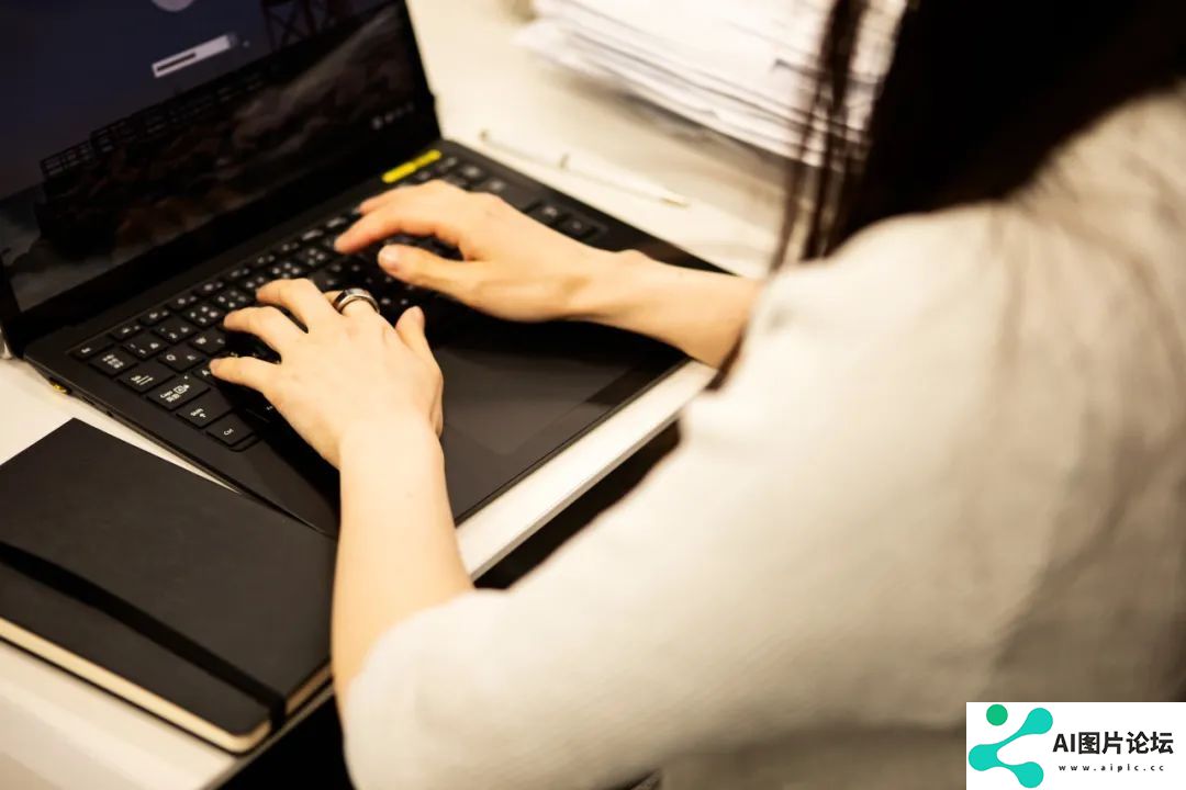 “这不是AI，这是爱”：30万人在互联网上找到了理想妈妈