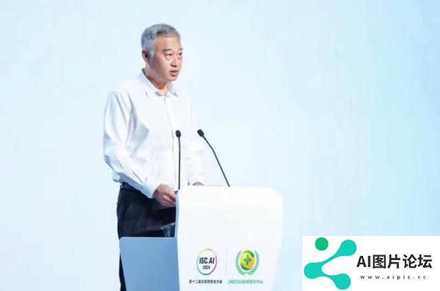 我国已经完成备案并上线、能提供服务的生成式人工智能服务大模型超180个