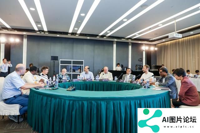2024年世界人工智能大会“数学与人工智能”学术会议在沪举办