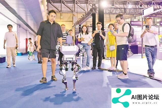 大模型应用进入深水区，人工智能技术全面开花——“智能体”成了最热AI词汇